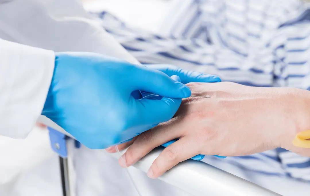 1642586446784010.jpg 初遇肺癌,免疫药物该怎么选?